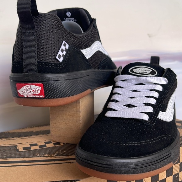 Vans Men’s Zahba
Black/White
VN0007QQBA2
Sneakers - Picture 9 of 16